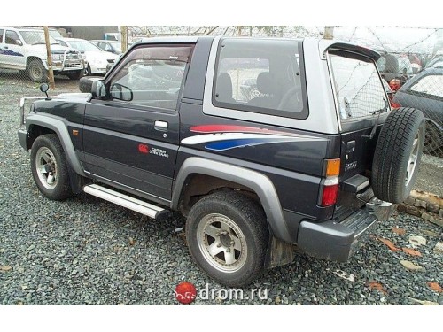Характеристики автомобиля Daihatsu Rocky 1.6 SX (08.1993 - 04.1995): фото, вместимость, скорость, двигатель, топливо, масса, отзывы