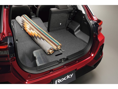Характеристики автомобиля Daihatsu Rocky 1.0 L (11.2019 - 10.2021): фото, вместимость, скорость, двигатель, топливо, масса, отзывы