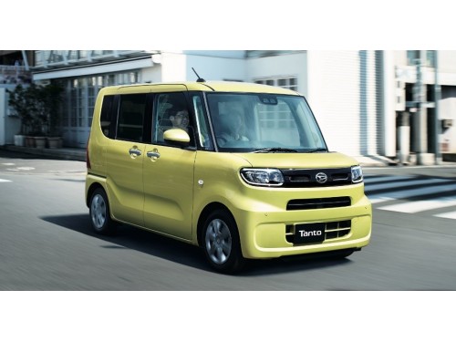 Характеристики автомобиля Daihatsu Tanto 660 Custom L (07.2019 - 11.2020): фото, вместимость, скорость, двигатель, топливо, масса, отзывы