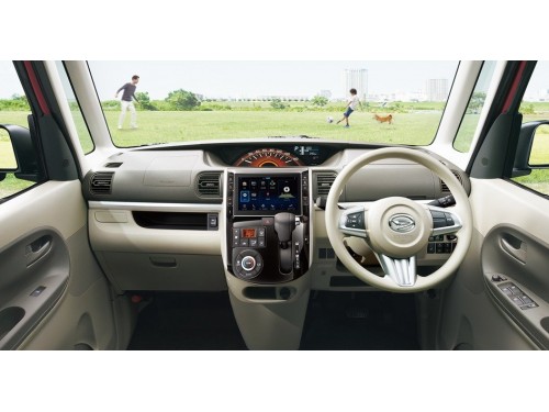 Характеристики автомобиля Daihatsu Tanto 660 Custom RS SAII 4WD (12.2015 - 10.2016): фото, вместимость, скорость, двигатель, топливо, масса, отзывы