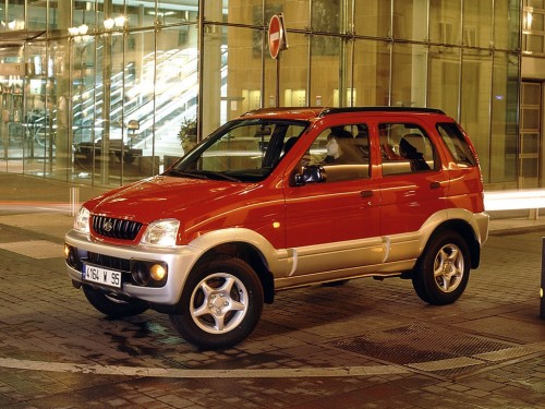 Характеристики автомобиля Daihatsu Terios 1.3 MT RWD DX (06.2002 - 12.2005): фото, вместимость, скорость, двигатель, топливо, масса, отзывы