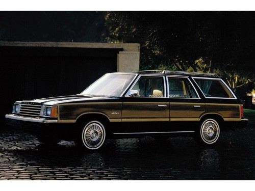 Характеристики автомобиля Dodge Aries 2.2 MT5 Custom (10.1983 - 09.1984): фото, вместимость, скорость, двигатель, топливо, масса, отзывы