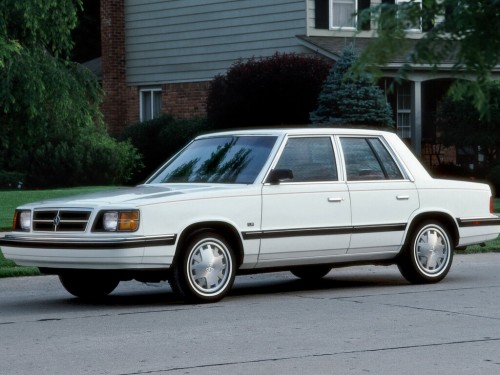Характеристики автомобиля Dodge Aries 2.2 MT4 LE (10.1984 - 09.1985): фото, вместимость, скорость, двигатель, топливо, масса, отзывы