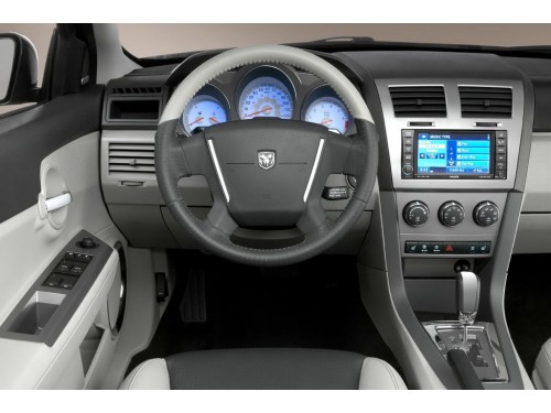 Характеристики автомобиля Dodge Avenger 2.4 AT R/T (10.2008 - 10.2010): фото, вместимость, скорость, двигатель, топливо, масса, отзывы