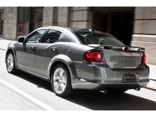 Характеристики автомобиля Dodge Avenger 2.4 AT Mainstreet (11.2010 - 10.2011): фото, вместимость, скорость, двигатель, топливо, масса, отзывы