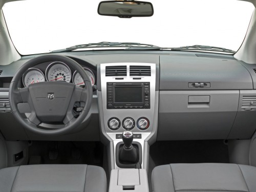 Характеристики автомобиля Dodge Caliber 1.8 MT S (06.2006 - 08.2009): фото, вместимость, скорость, двигатель, топливо, масса, отзывы