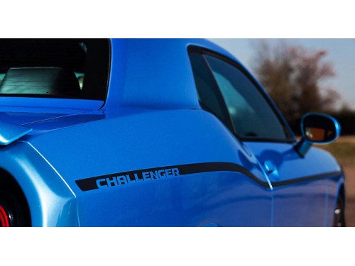Характеристики автомобиля Dodge Challenger 3.6 AT AWD SXT (08.2018 - н.в.): фото, вместимость, скорость, двигатель, топливо, масса, отзывы