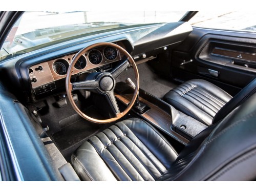 Характеристики автомобиля Dodge Challenger 6.3 AT Challenger 383 Hardtop (09.1969 - 09.1970): фото, вместимость, скорость, двигатель, топливо, масса, отзывы