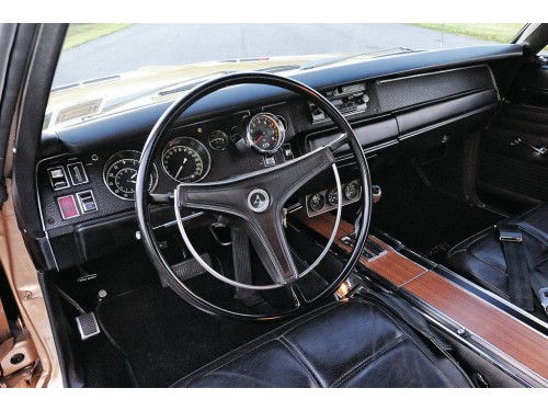 Характеристики автомобиля Dodge Charger 5.2 MT Charger 318 (09.1968 - 08.1969): фото, вместимость, скорость, двигатель, топливо, масса, отзывы