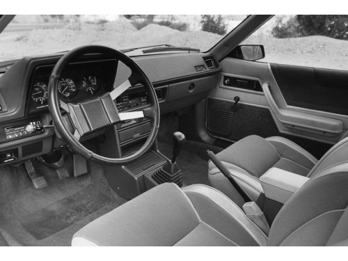 Характеристики автомобиля Dodge Charger 2.2 MT Charger High Performance Base (09.1984 - 08.1985): фото, вместимость, скорость, двигатель, топливо, масса, отзывы