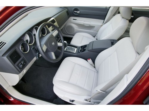Характеристики автомобиля Dodge Charger 2.7 AT SE (09.2007 - 12.2010): фото, вместимость, скорость, двигатель, топливо, масса, отзывы