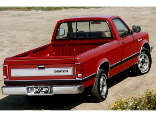 Характеристики автомобиля Dodge Dakota 2.2 MT Dakota Regular Cab LWB Advantage II Pkg. (03.1986 - 06.1988): фото, вместимость, скорость, двигатель, топливо, масса, отзывы