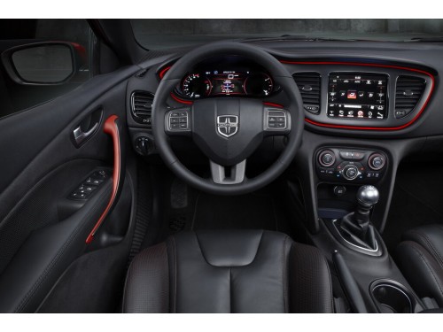 Характеристики автомобиля Dodge Dart 2.4 AT GT (10.2012 - 09.2016): фото, вместимость, скорость, двигатель, топливо, масса, отзывы