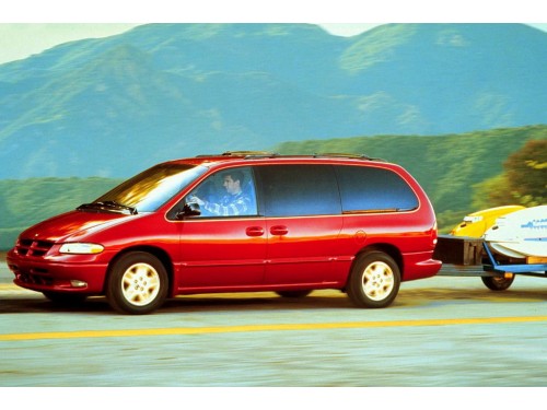 Характеристики автомобиля Dodge Grand Caravan 2.4 AT Ultradrive SE (09.1995 - 06.1997): фото, вместимость, скорость, двигатель, топливо, масса, отзывы