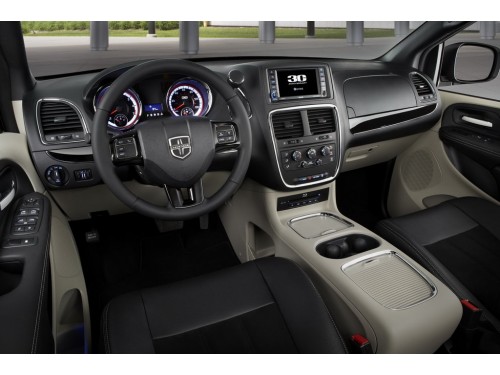 Характеристики автомобиля Dodge Grand Caravan 3.6 AT R/T (06.2010 - 05.2017): фото, вместимость, скорость, двигатель, топливо, масса, отзывы
