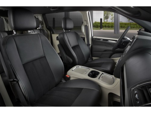 Характеристики автомобиля Dodge Grand Caravan 3.6 AT GT (06.2017 - 05.2018): фото, вместимость, скорость, двигатель, топливо, масса, отзывы