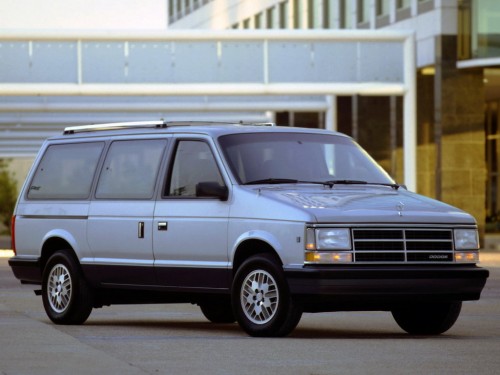 Характеристики автомобиля Dodge Grand Caravan 3.0 AT LE (06.1988 - 07.1990): фото, вместимость, скорость, двигатель, топливо, масса, отзывы