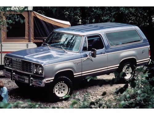 Характеристики автомобиля Dodge Ramcharger 5.2 AT 4WD Ramcharger SE (California) (08.1977 - 07.1978): фото, вместимость, скорость, двигатель, топливо, масса, отзывы