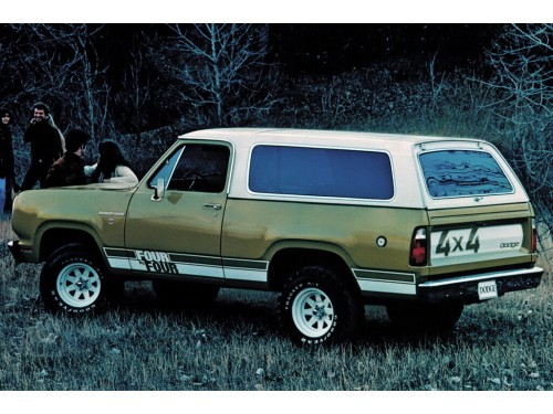 Характеристики автомобиля Dodge Ramcharger 3.7 MT Ramcharger SE (08.1977 - 07.1978): фото, вместимость, скорость, двигатель, топливо, масса, отзывы