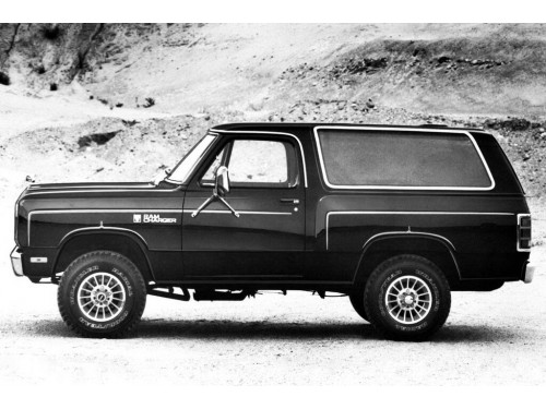 Характеристики автомобиля Dodge Ramcharger 5.2 AT Ramcharger (08.1980 - 07.1982): фото, вместимость, скорость, двигатель, топливо, масса, отзывы