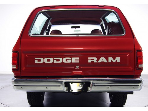 Характеристики автомобиля Dodge Ramcharger 5.2 AT Ramcharger (08.1989 - 07.1990): фото, вместимость, скорость, двигатель, топливо, масса, отзывы