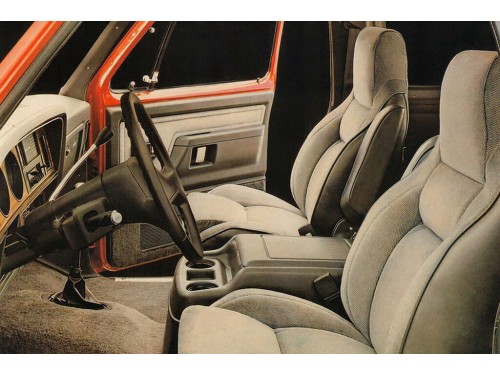 Характеристики автомобиля Dodge Ramcharger 5.2 AT Ramcharger Advantage I (08.1987 - 07.1989): фото, вместимость, скорость, двигатель, топливо, масса, отзывы