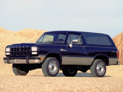 Характеристики автомобиля Dodge Ramcharger 5.2 MT 4WD Ramcharger LE (08.1990 - 07.1991): фото, вместимость, скорость, двигатель, топливо, масса, отзывы
