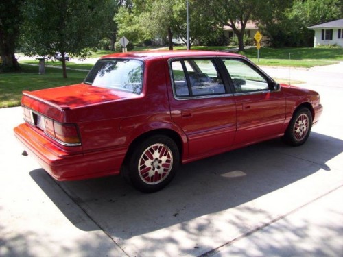 Характеристики автомобиля Dodge Spirit 3.0 AT4 ES (09.1989 - 08.1993): фото, вместимость, скорость, двигатель, топливо, масса, отзывы