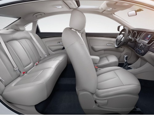 Характеристики автомобиля Dongfeng Aeolus A60 1.6L AMT Distinguished/Premium Plus (09.2016 - 04.2020): фото, вместимость, скорость, двигатель, топливо, масса, отзывы