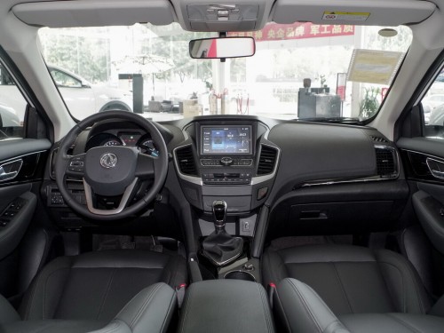Характеристики автомобиля Dongfeng Aeolus AX7 1.6T AT 260T Luxury (04.2018 - 09.2020): фото, вместимость, скорость, двигатель, топливо, масса, отзывы