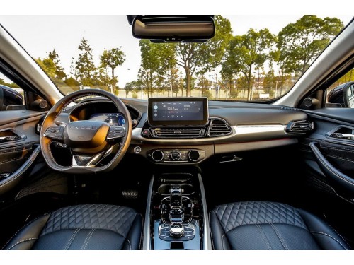 Характеристики автомобиля EXEED TXL 1.6 DCT AWD Flagship (04.2019 - 09.2020): фото, вместимость, скорость, двигатель, топливо, масса, отзывы