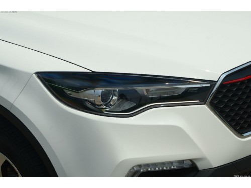 Характеристики автомобиля FAW Besturn X80 2.0 MT Luxury (08.2018 - 09.2021): фото, вместимость, скорость, двигатель, топливо, масса, отзывы