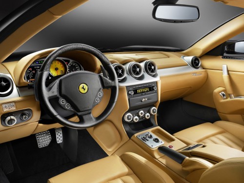 Характеристики автомобиля Ferrari 612 Scaglietti 5.8 MT (07.2004 - 01.2011): фото, вместимость, скорость, двигатель, топливо, масса, отзывы