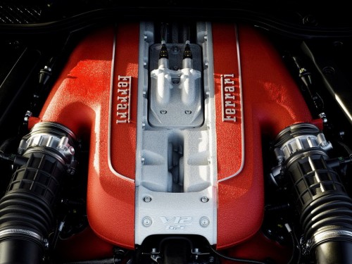 Характеристики автомобиля Ferrari 812 Superfast 812 AMT Superfast (03.2017 - 12.2022): фото, вместимость, скорость, двигатель, топливо, масса, отзывы