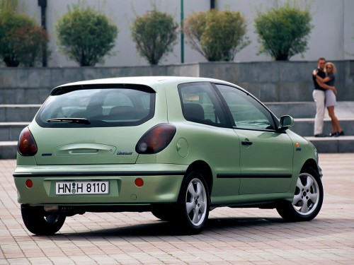 Характеристики автомобиля Fiat Bravo 2.0 MT (09.1998 - 08.2001): фото, вместимость, скорость, двигатель, топливо, масса, отзывы