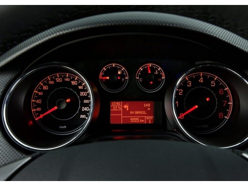 Характеристики автомобиля Fiat Bravo 1.4 MT Emotion (03.2008 - 08.2011): фото, вместимость, скорость, двигатель, топливо, масса, отзывы