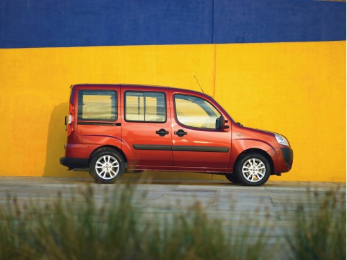 Характеристики автомобиля Fiat Doblo 1.3 D Multijet MT Actual (10.2005 - 08.2008): фото, вместимость, скорость, двигатель, топливо, масса, отзывы