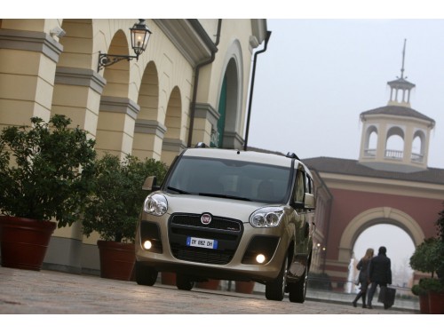 Характеристики автомобиля Fiat Doblo 1.4 MT Active Family (12.2009 - 12.2011): фото, вместимость, скорость, двигатель, топливо, масса, отзывы