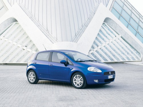 Характеристики автомобиля Fiat Grande Punto 1.4 MT Active (10.2006 - 07.2007): фото, вместимость, скорость, двигатель, топливо, масса, отзывы