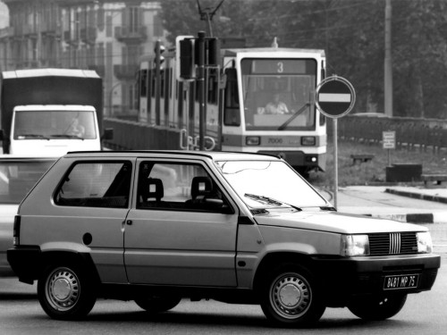 Характеристики автомобиля Fiat Panda 0.8 MT 750 CL Plus (09.1987 - 12.1989): фото, вместимость, скорость, двигатель, топливо, масса, отзывы