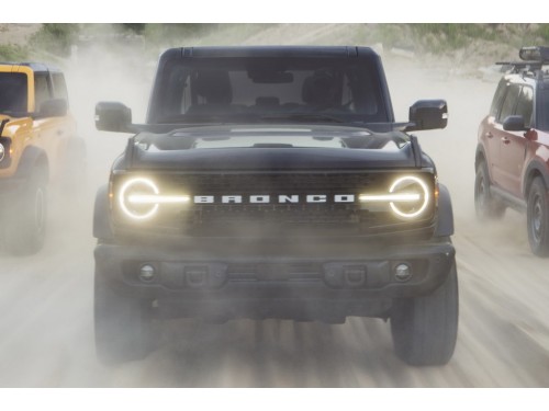 Характеристики автомобиля Ford Bronco 2.3 MT Outer Banks (12.2020 - н.в.): фото, вместимость, скорость, двигатель, топливо, масса, отзывы