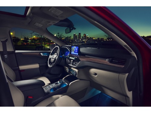 Характеристики автомобиля Ford Escape 2.0 AT AWD SEL (10.2019 - н.в.): фото, вместимость, скорость, двигатель, топливо, масса, отзывы