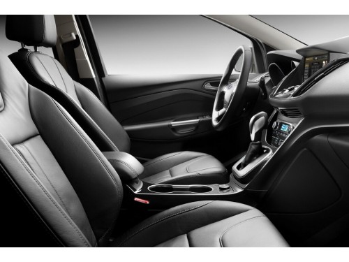 Характеристики автомобиля Ford Escape 2.5 AT SE (05.2012 - 04.2016): фото, вместимость, скорость, двигатель, топливо, масса, отзывы