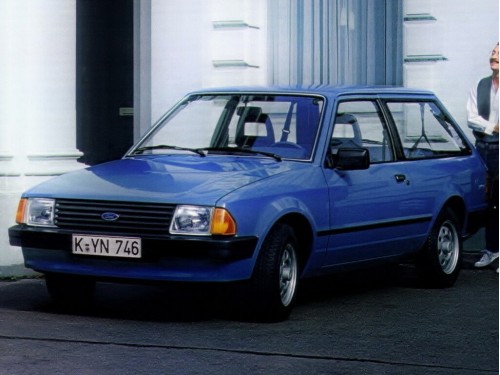 Характеристики автомобиля Ford Escort 1.1 MT Escort Turnier Custom (08.1983 - 02.1986): фото, вместимость, скорость, двигатель, топливо, масса, отзывы