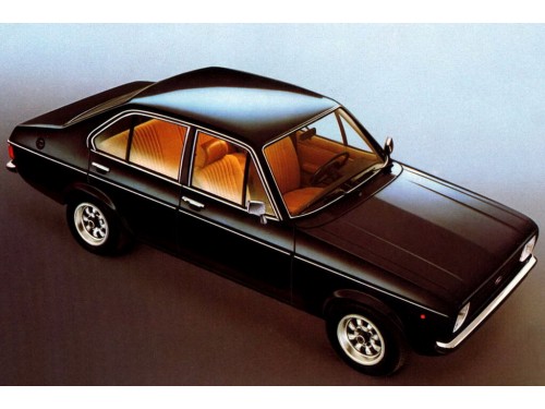 Характеристики автомобиля Ford Escort 1.1 MT Escort 1100 (low compr.) (08.1977 - 07.1979): фото, вместимость, скорость, двигатель, топливо, масса, отзывы