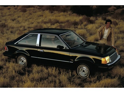 Характеристики автомобиля Ford Escort 1.6 AT GLX (10.1980 - 09.1981): фото, вместимость, скорость, двигатель, топливо, масса, отзывы