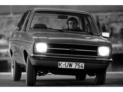 Характеристики автомобиля Ford Escort 1.1 MT Escort 1100 L (low compr.) (11.1974 - 07.1977): фото, вместимость, скорость, двигатель, топливо, масса, отзывы