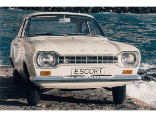 Характеристики автомобиля Ford Escort 1.1 MT Escort 1100 (07.1970 - 10.1974): фото, вместимость, скорость, двигатель, топливо, масса, отзывы