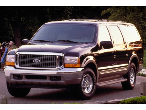 Характеристики автомобиля Ford Excursion 5.4 AT 4WD XLT Premium (08.2002 - 07.2003): фото, вместимость, скорость, двигатель, топливо, масса, отзывы