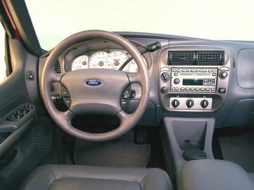 Характеристики автомобиля Ford Explorer 4.0 MT RWD (06.2002 - 06.2005): фото, вместимость, скорость, двигатель, топливо, масса, отзывы